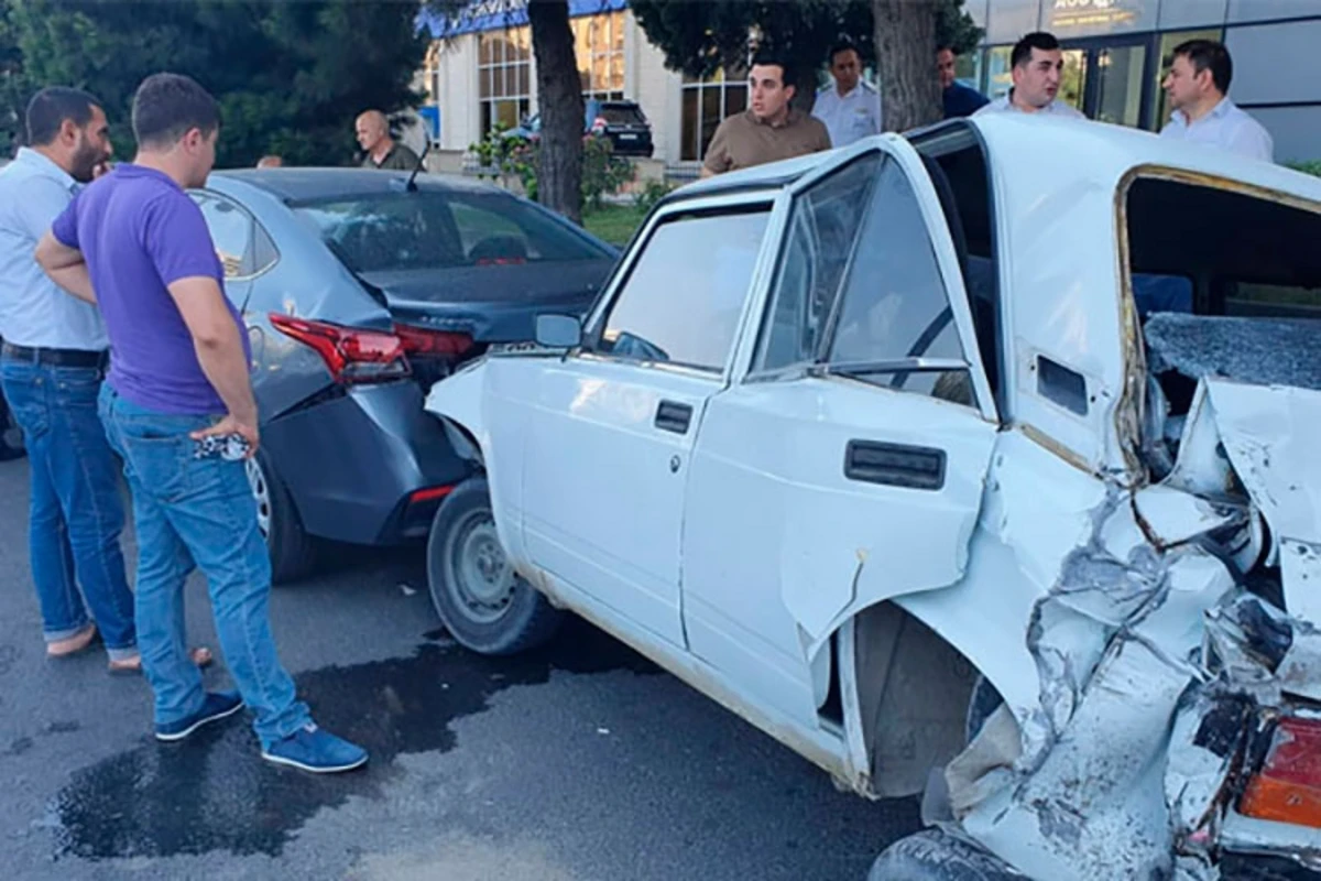 Bakıda yol polisinin iştirakı ilə zəncirvari qəza baş verdi