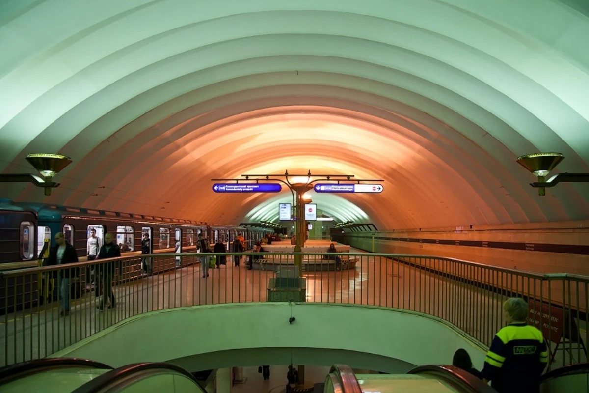 Bakı metrosunda ikimərtəbəli metro stansiyası olacaq