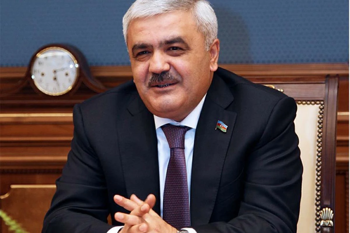 Rövnəq Abdullayev: SOCAR atmosferə atılan qazların ümumi miqdarını nəzarətdə saxlayır