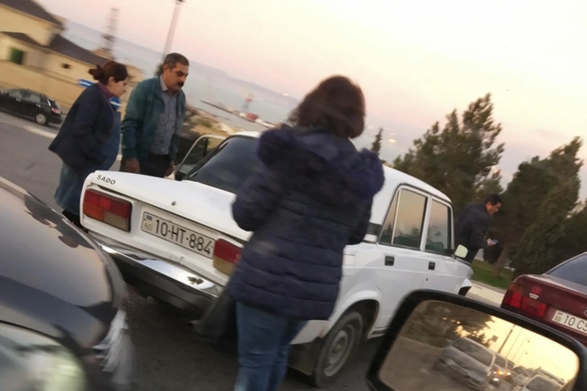 Bakıda zəncirvari qəza tıxac yaratdı - FOTO