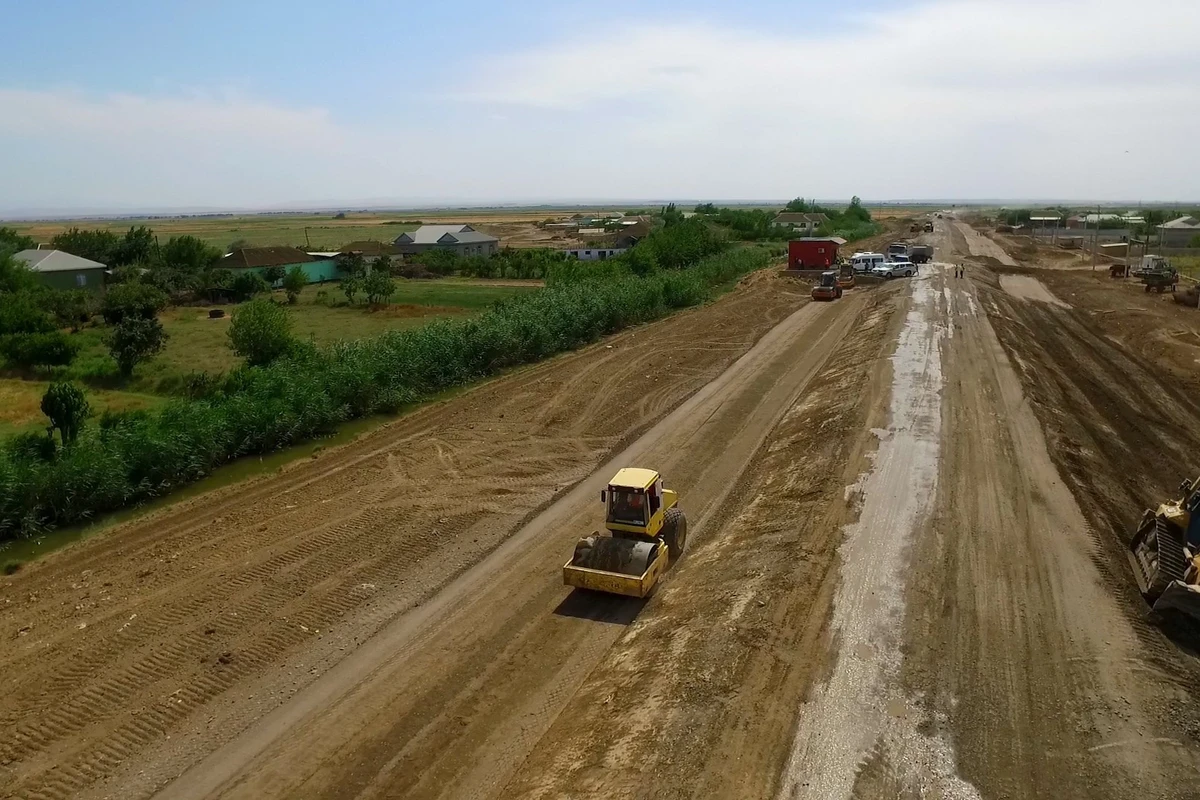 Bəhramtəpə-Biləsuvar avtomobil yolu yenidən qurulur - FOTO