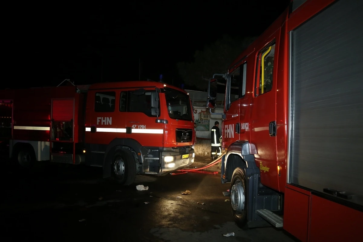 Bakıda yaşayış binasında yanğın olub, 10 nəfər təxliyə edilib