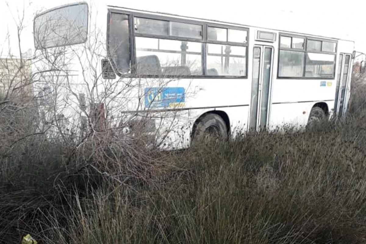 Bakıda avtobus ağır qəza törətdi: Sərnişinlər arasında yaralılar var - YENİLƏNİB - FOTO