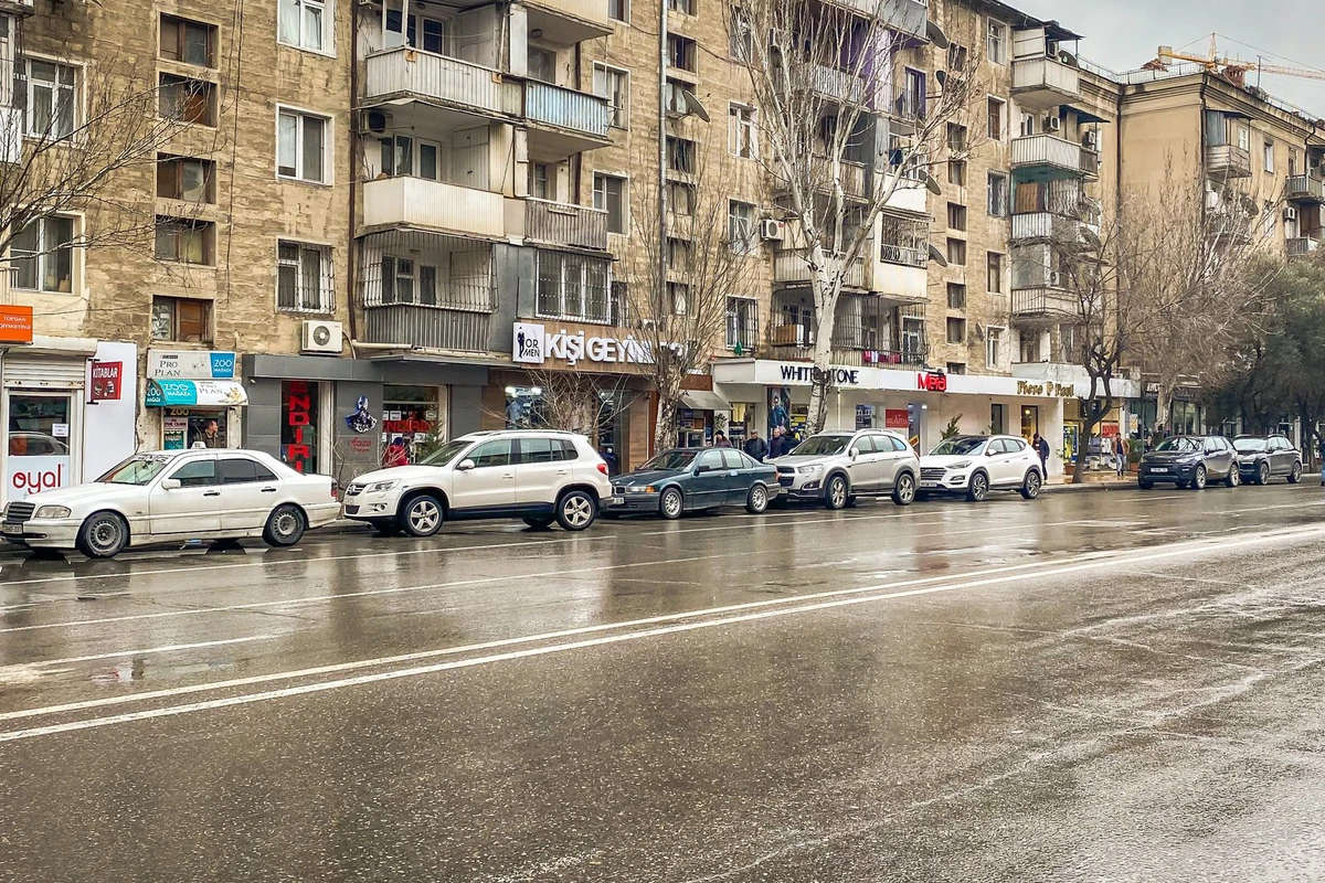 Bakıda parkinq probleminin həlli ilə bağlı YENİ TƏKLİF