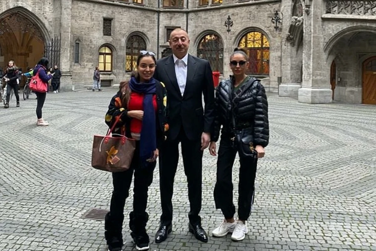 Prezident və ailəsi Romada şəhər gəzintisində - FOTO | Baku.ws Xəbər ...