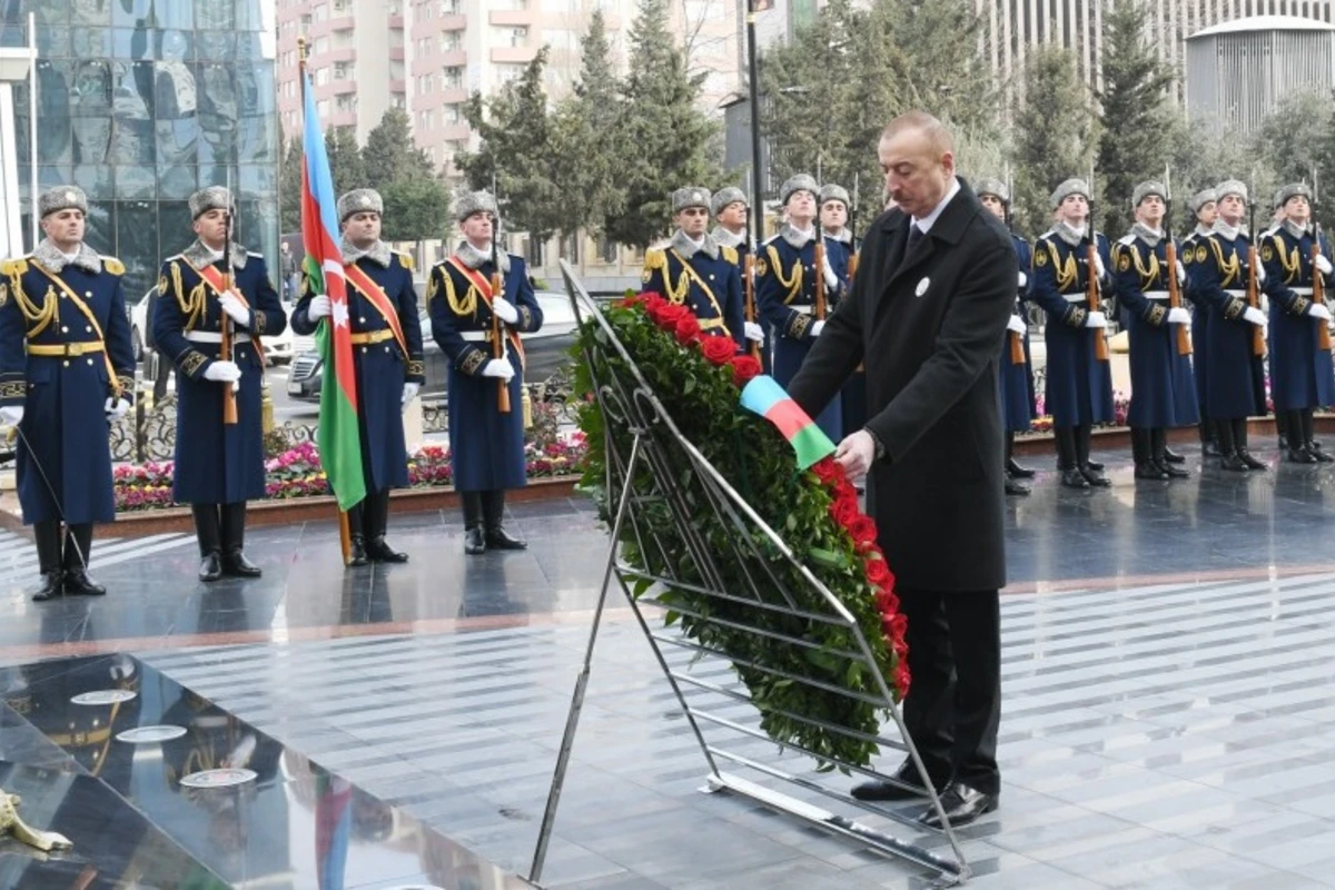 Prezident Xocalı abidəsini ziyarət etdi