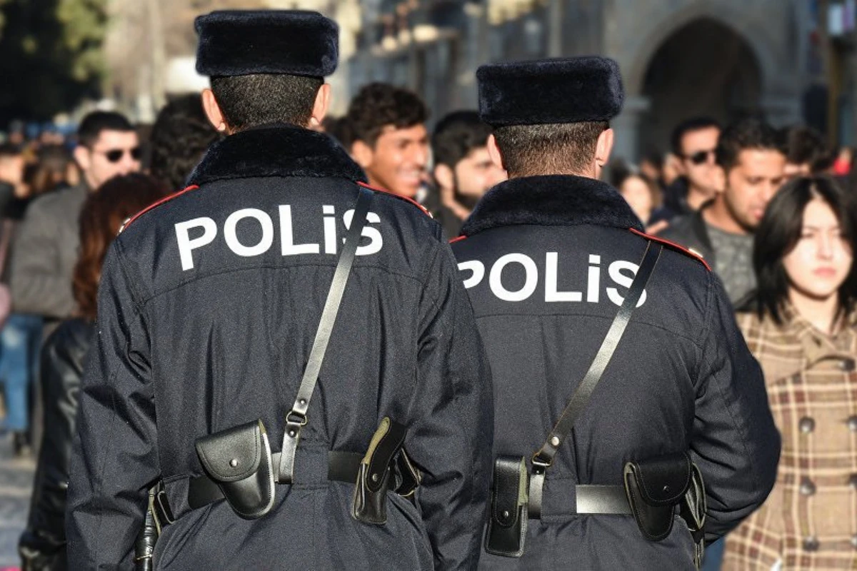 Polis qadağa ilə bağlı Bakıda hərəkətə keçdi: Bütün yollar və prospektlərdə...- VİDEO