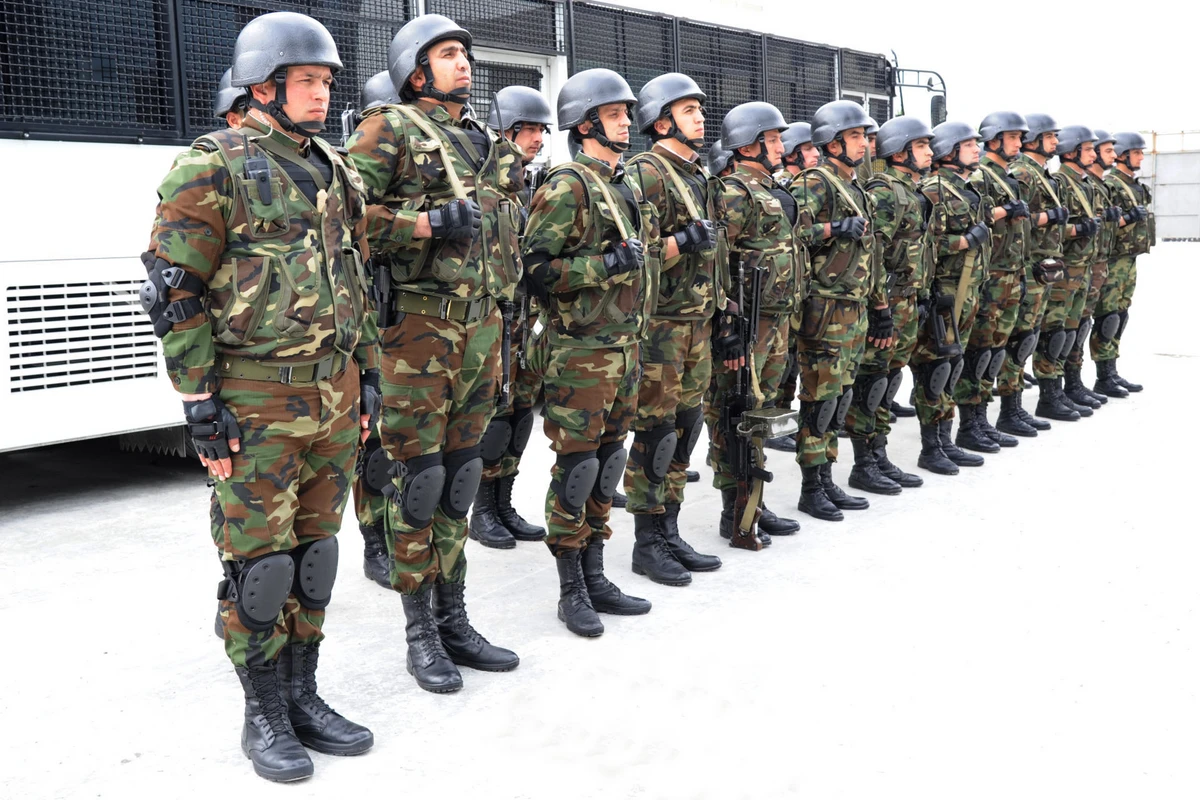 Bakıda Daxili Qoşunların hərbi qulluqçuları polislə birgə xidmətə cəlb edildilər