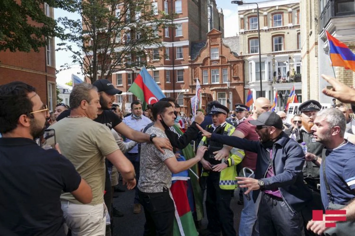 Ermənilər Londonda təxribat törədib, bir soydaşımız xəsarət alıb - VİDEO