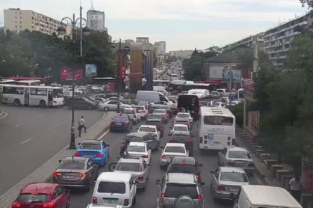 Bakıda 20-dən artıq avtobusun intervalında gecikmələr yaranıb - FOTO