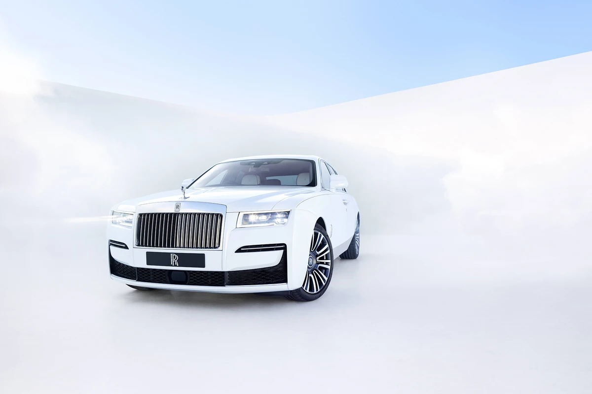 Rolls-Royce yeni Ghost-un uzun baza versiyasını təqdim etdi