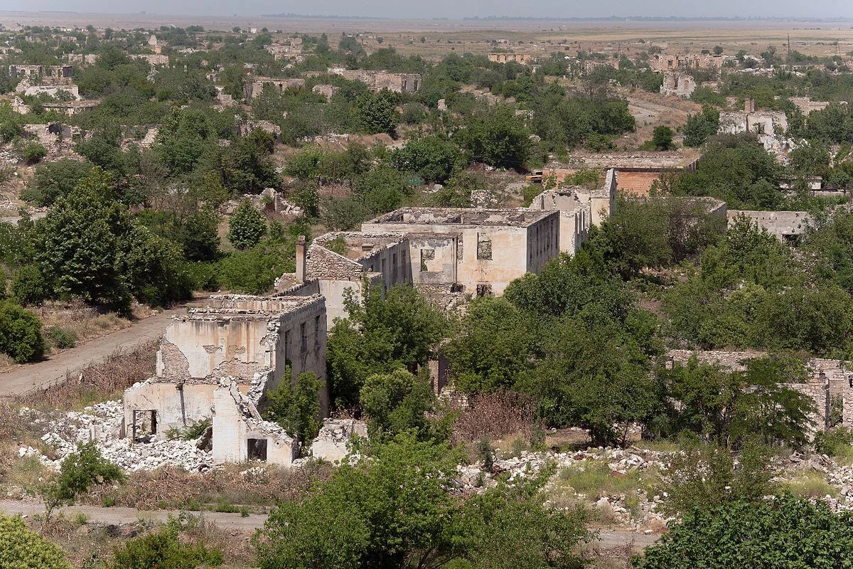 Moldova mətbuatında Azərbaycanın işğaldan azad edilən ərazilərində bərpa işlərinə dair məqalə yayımlanıb - FOTO