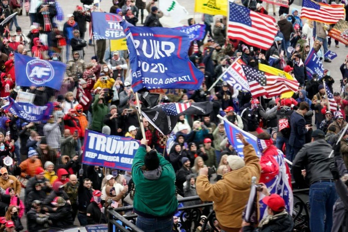 Los-Ancelesdə yeni toqquşmalar, “Trump” otelinin yanında atışma olub - VİDEO