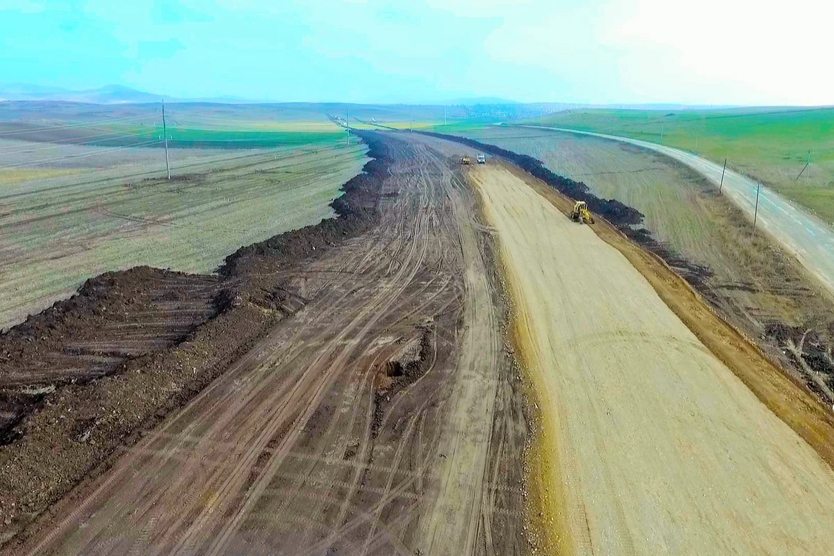 Şuşaya 2 hərəkət zolağı enində xidməti yol istifadəyə verilib - FOTO