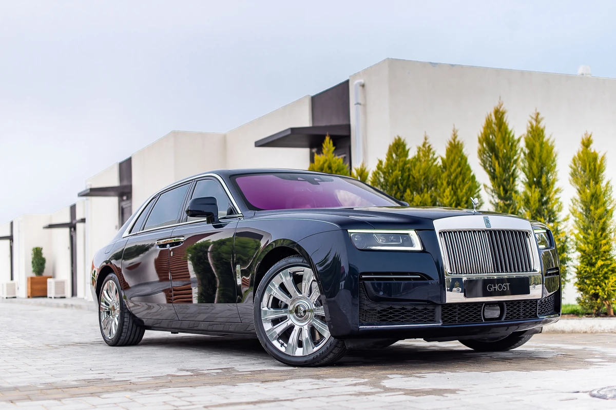 Sadəlikdə mükəmməllik “IMPROTEX MOTORS” yeni “ROLLS-ROYCE GHOST”u təqdim etdi