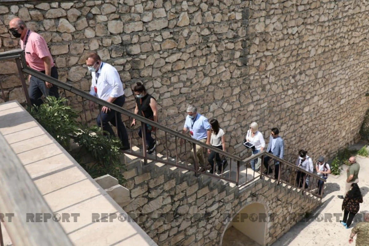 Xarici diplomatlar Şahbulaq qalasında olublar - YENİLƏNİB - FOTO