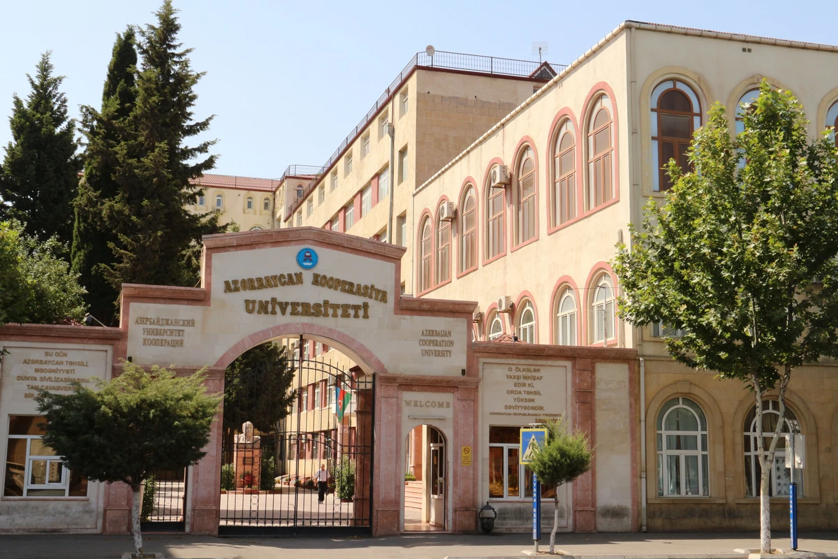 Kooperasiya Universitetinin dekanı vəfat edib - FOTO