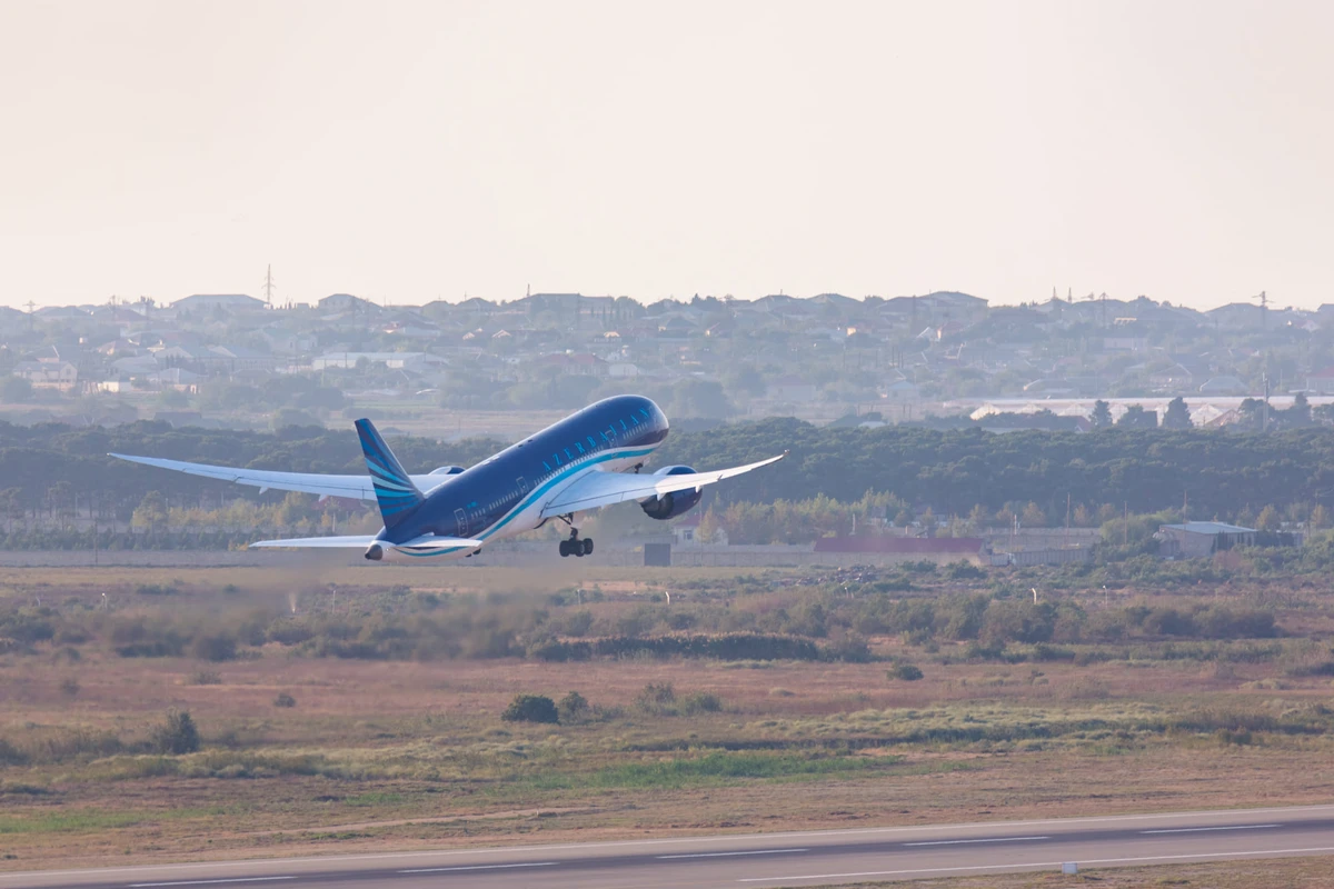 AZAL-ın təyyarəsi kondisionerdəki texniki nasazlıqla bağlı eniş edib