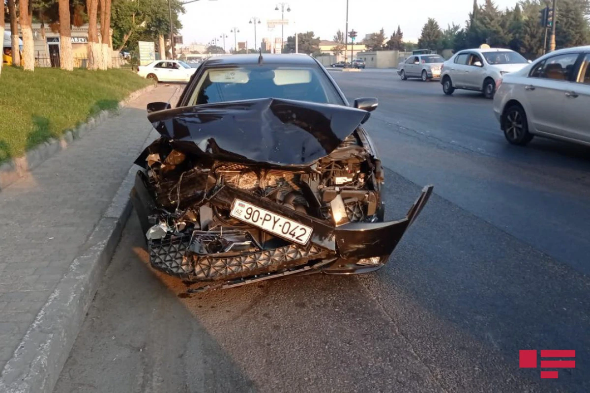 Bakıda toy korteji qəzaya uğrayıb, xəsarət alanlar var - FOTO