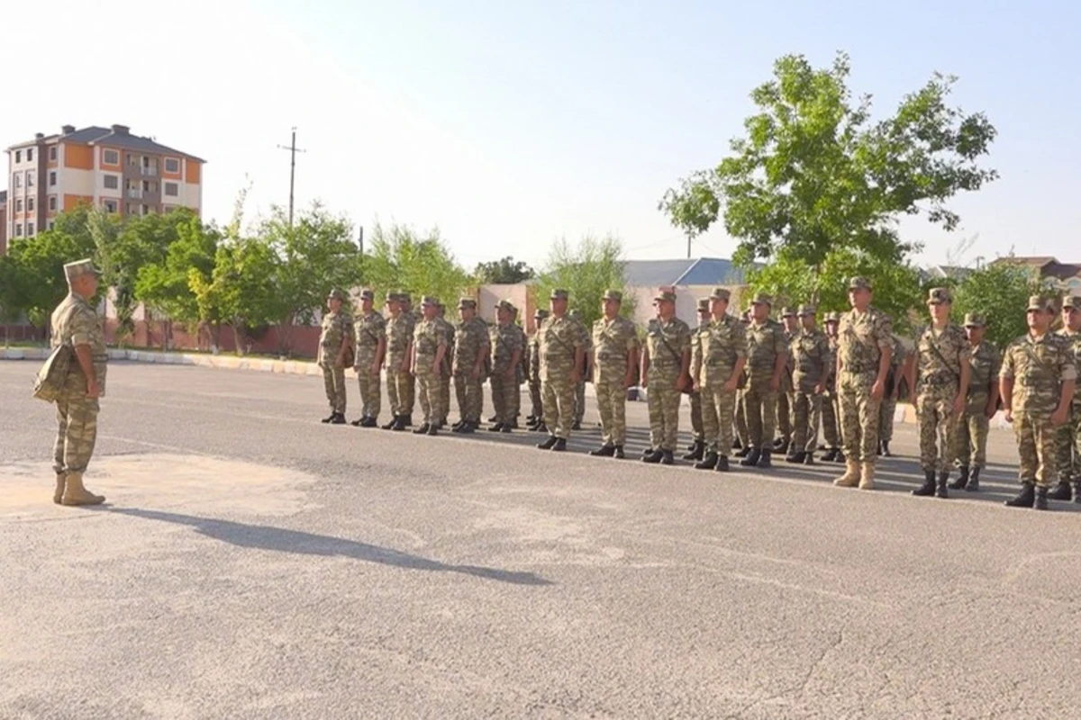 Naxçıvanın taqım, bölük, batareya komandirləri və müavinləri ilə toplantılar keçirildi - VİDEO