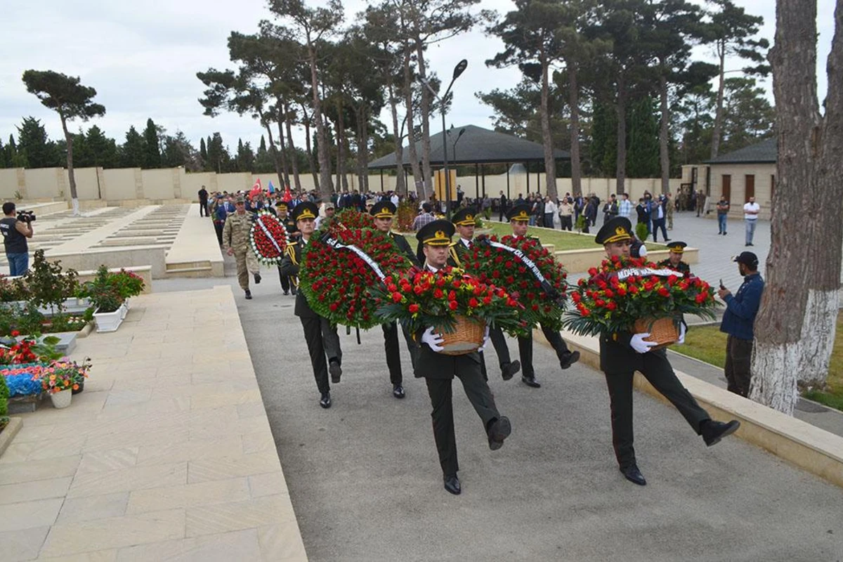 Vətən müharibəsi şəhidlərinin xatirəsi yad edildi - FOTO