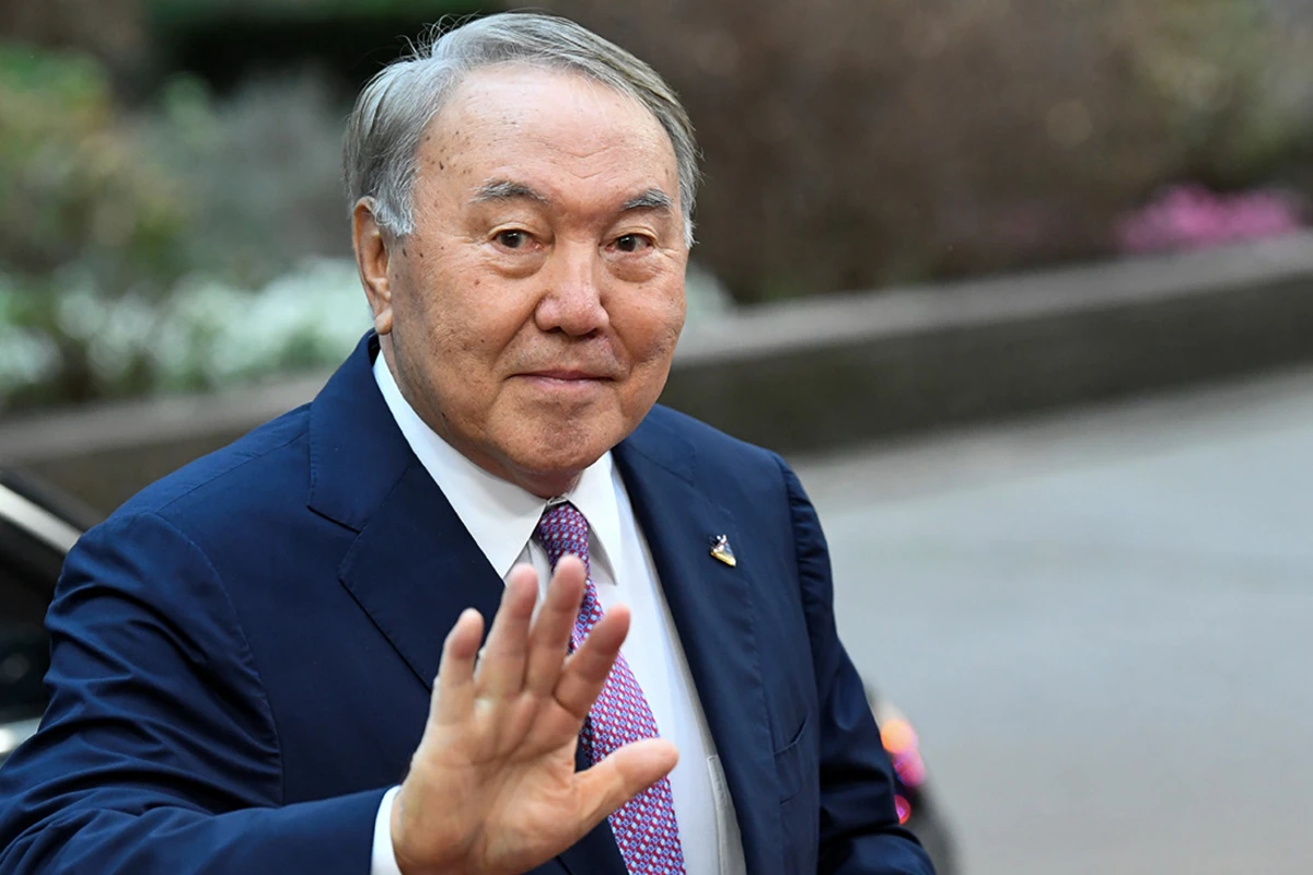 Nazarbayev: Qazaxıstanın paytaxtında istirahət edirəm və heç bir yerə getməmişəm - VİDEO