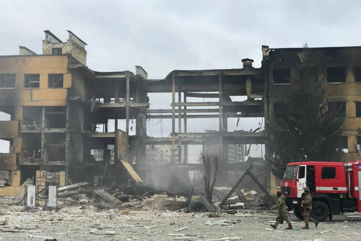 Rusiya Ukraynada hərbi hissəni bombaladı: 70 hərbçi öldü - FOTO