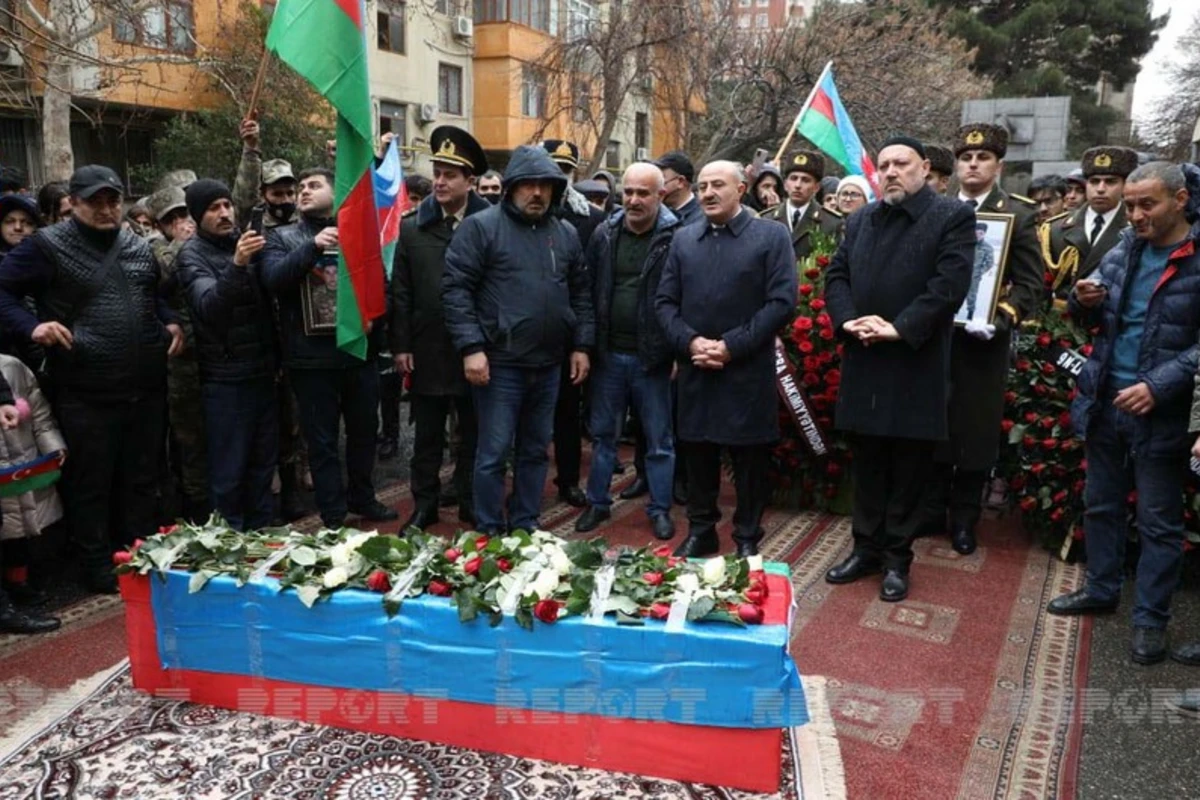 Şuşada şəhid olan əsgər İkinci Şəhidlər xiyabanında dəfn olunub - FOTO - YENİLƏNİB 2