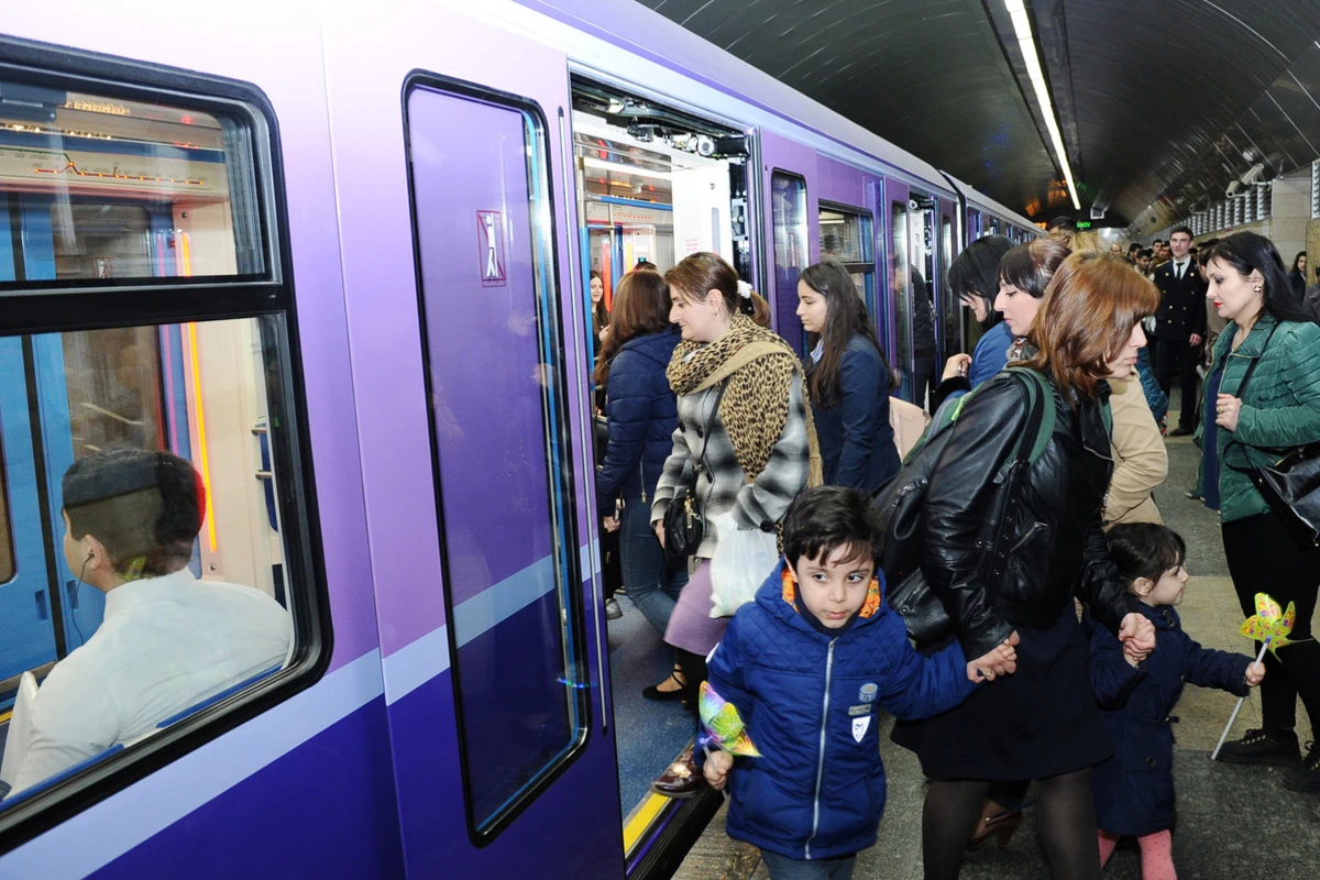 Bu səhər Bakı metrosunda nə baş verib? - AÇIQLAMA - YENİLƏNİB