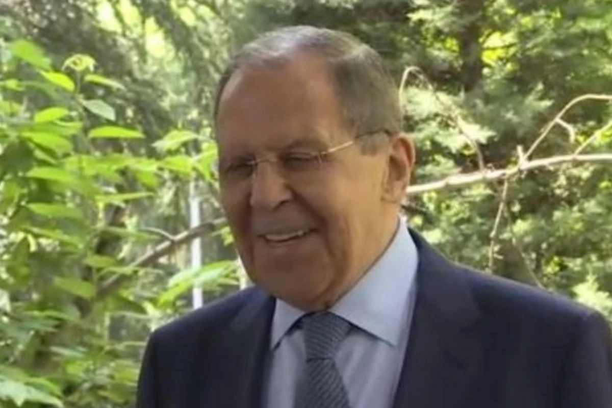 Lavrov jurnalistə qarşı kobudluq edib: “Get tovuzquşu ilə danış” - VİDEO