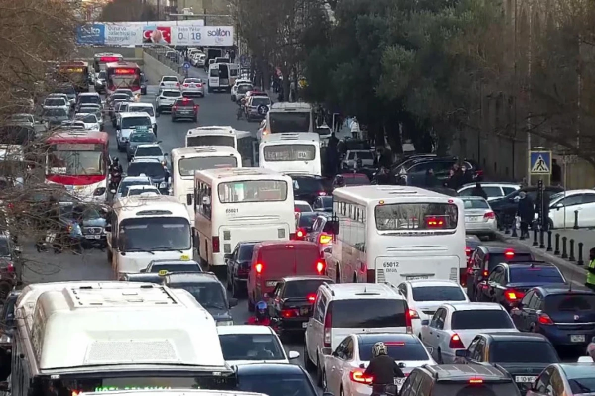 Tıxaca görə gecikən avtobusların sayı açıqlandı - SİYAHI