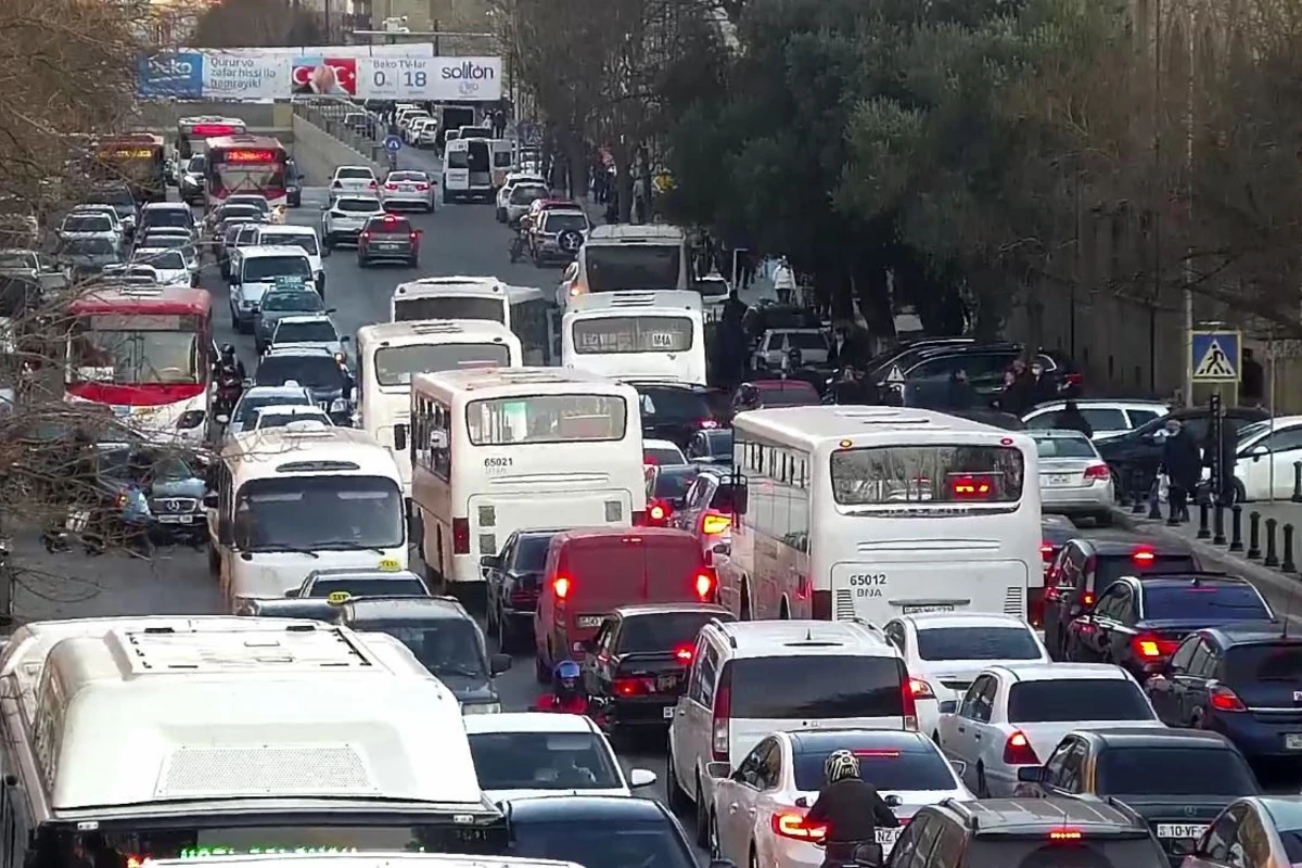 Bakıda gecikmə ilə hərəkət edən avtobusların sayı 150-ni ötdü