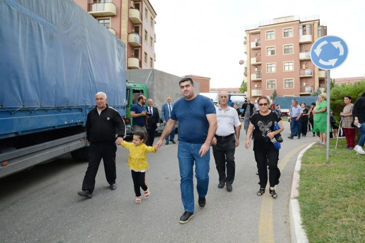 Ağalı kəndinə əhalinin köçürülməsinin birinci mərhələsi başa çatıb - FOTO