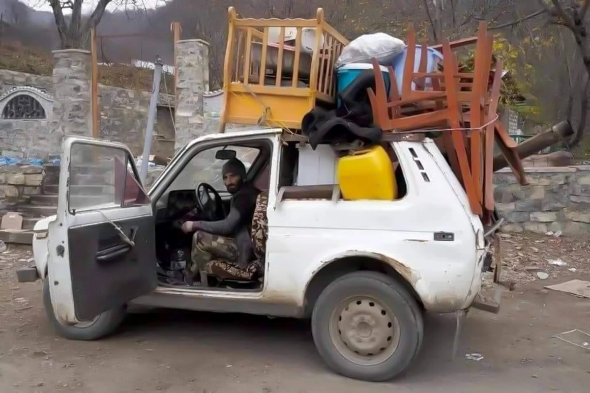 Arayikin “nümayəndəsi” Laçın və Zabuxdakı erməniləri evləri yandırmağa ÇAĞIRDI