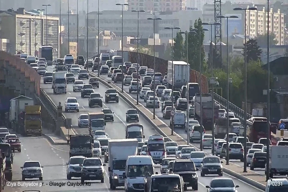 Bakıda sıxlıq olan yollar - SİYAHI