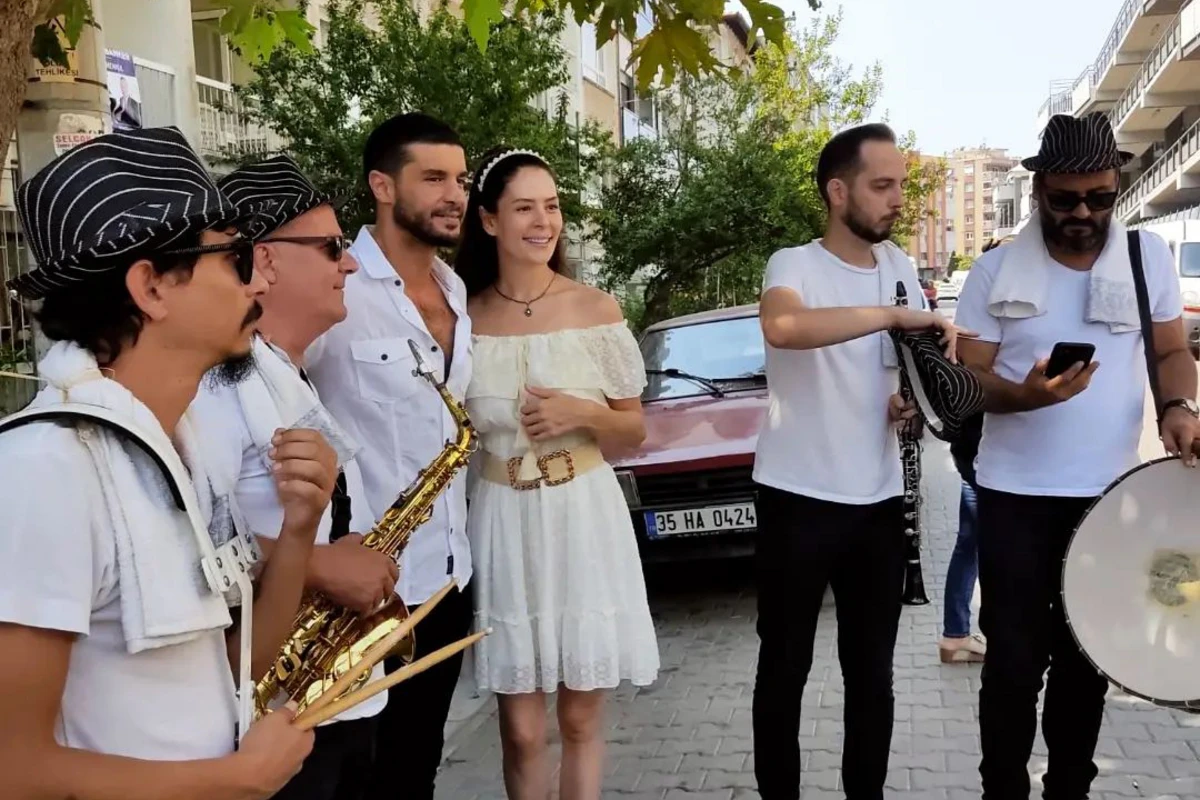 Savaşçı serialının çəkilişləri zamanı tanış olan cütlük evləndi - FOTO