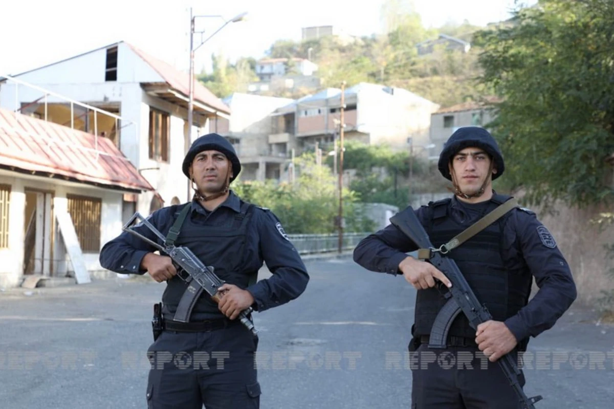 Azərbaycan polisi Laçın şəhərində xidmət başında - FOTOlar