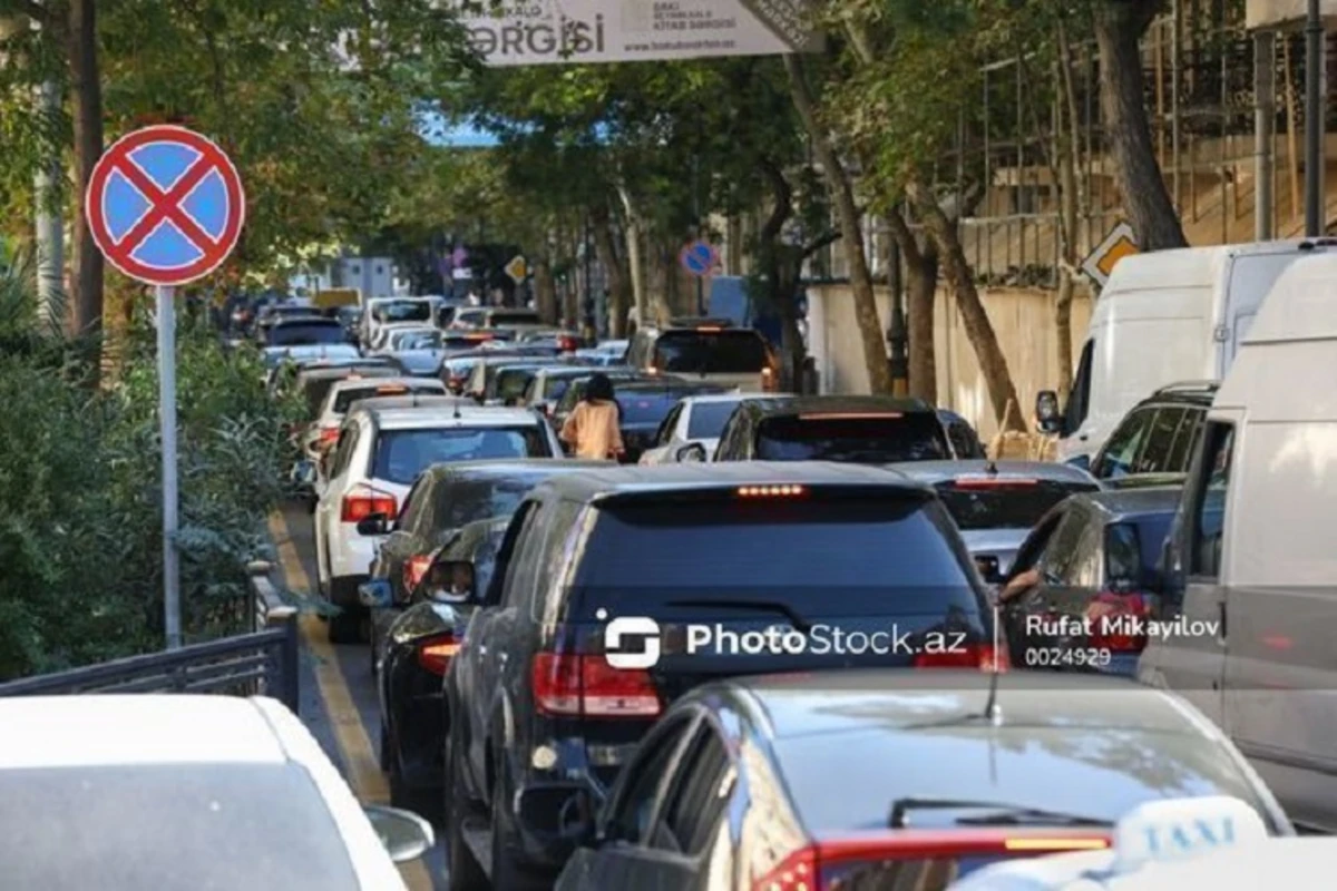 Bakıda sıxlıq olan yollar - SİYAHI