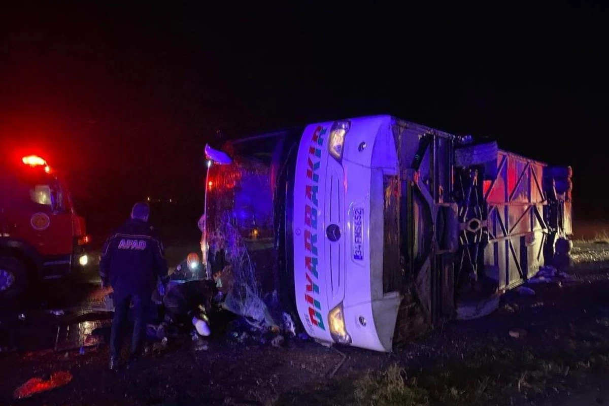 Türkiyədə avtobus qəzası - 5 ölü, 23 yaralı - FOTO