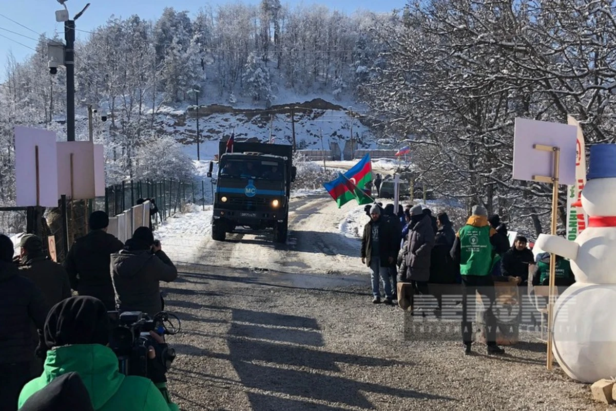 Bu gün Xankəndi-Laçın yolunda sülhməramlıların 13 avtomobili maneəsiz keçib - FOTO - YENİLƏNİB