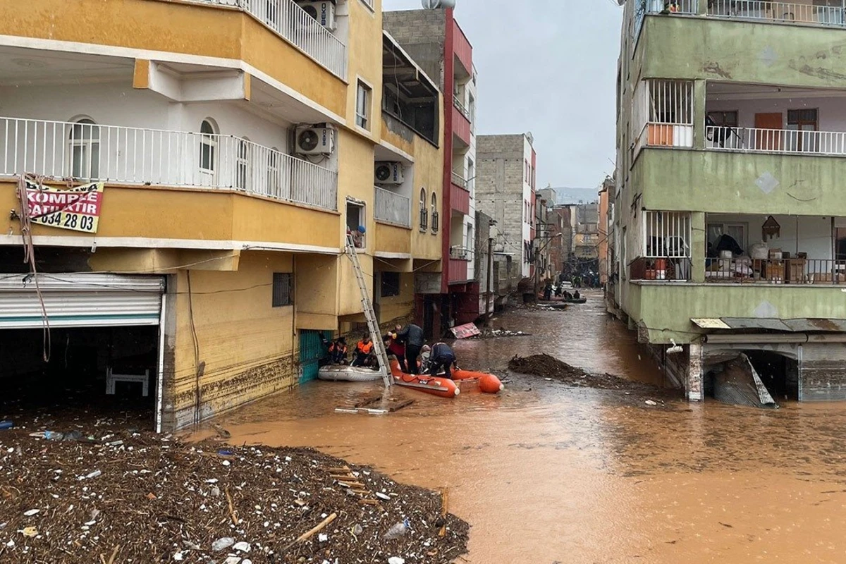 Türkiyədə baş verən sel fəlakətində ölənlərin sayı artdı - FOTO - YENİLƏNİB