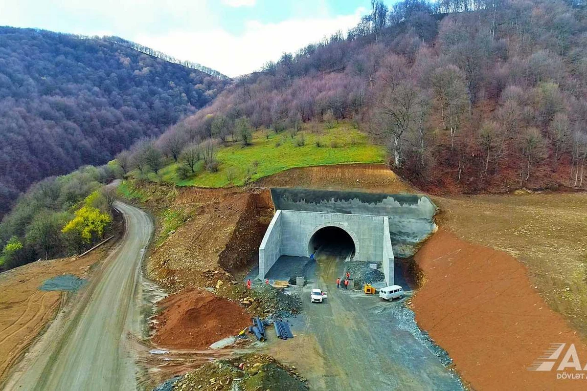 Toğanalı-Kəlbəcər-İstisu avtomobil yolunun və Murovdağ tunelinin inşası sürətlə davam etdirilir - FOTO/VİDEO