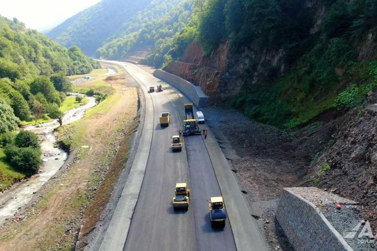 Toğanalı-Kəlbəcər-İstisu yolunun və 5 tunelin inşası davam edir - FOTO