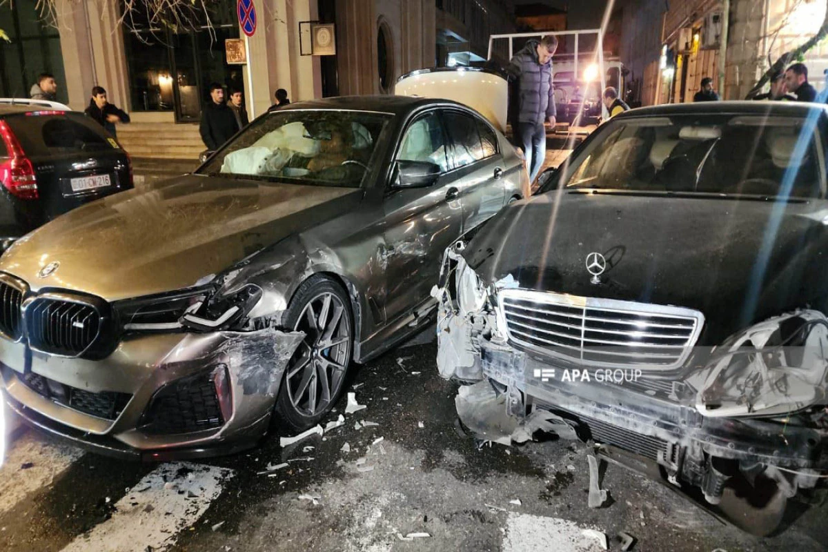 Bakıda “BMW” və “Mercedes” toqquşdu: Xəsarət alan var - FOTO