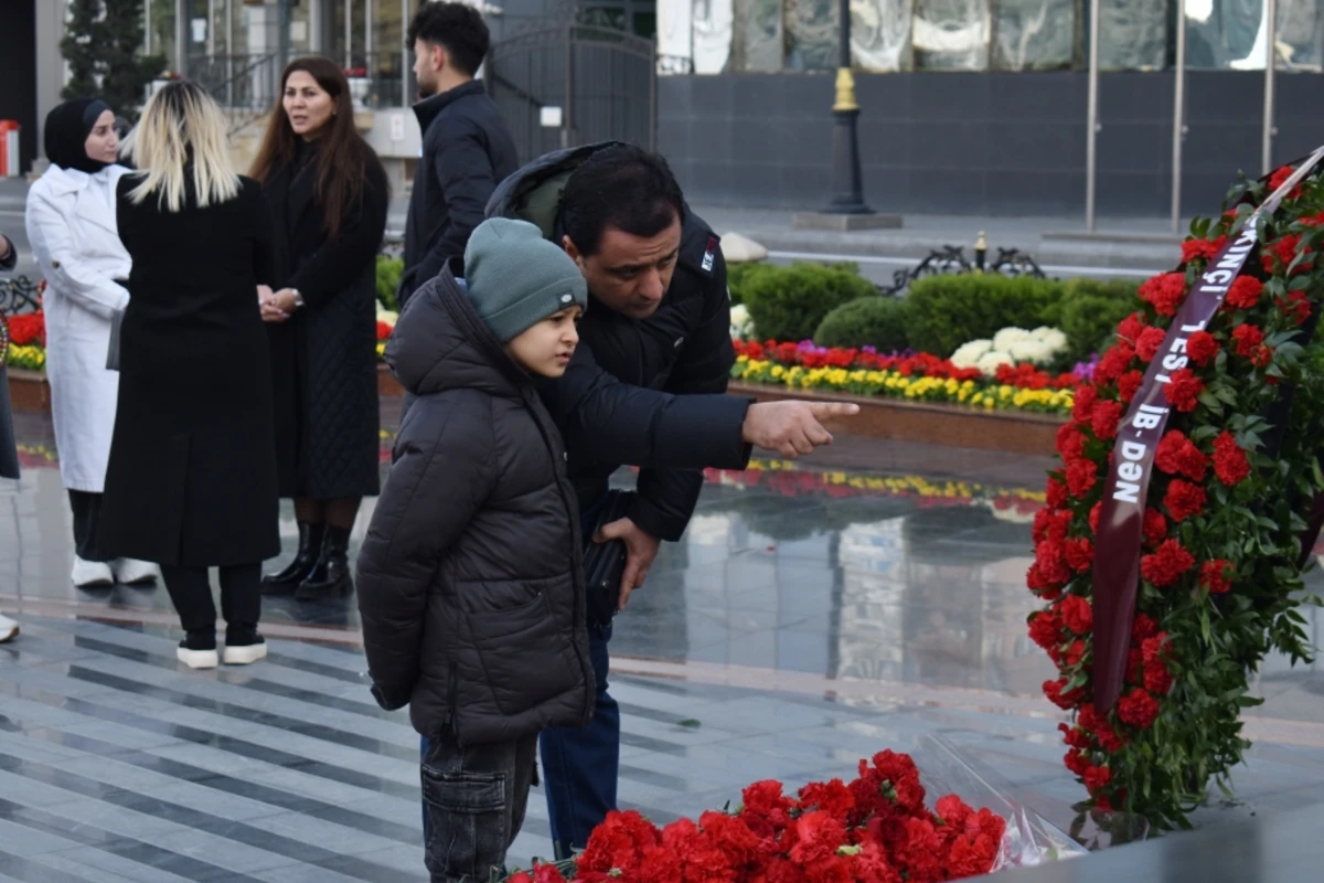 “Ana harayı” abidəsinin yerləşdiyi parkda hazırlıq işləri yekunlaşıb - FOTO