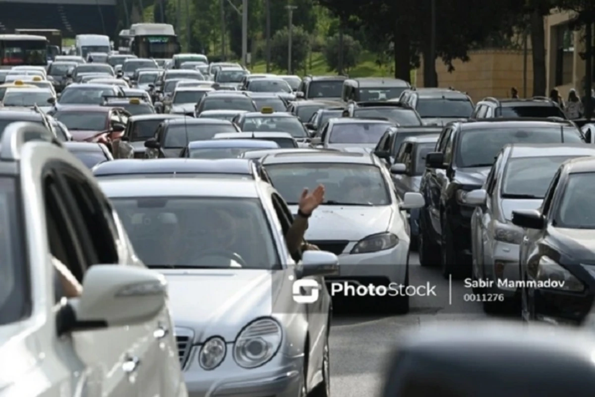 Bakıda bu yollar tıxacdır - SİYAHI