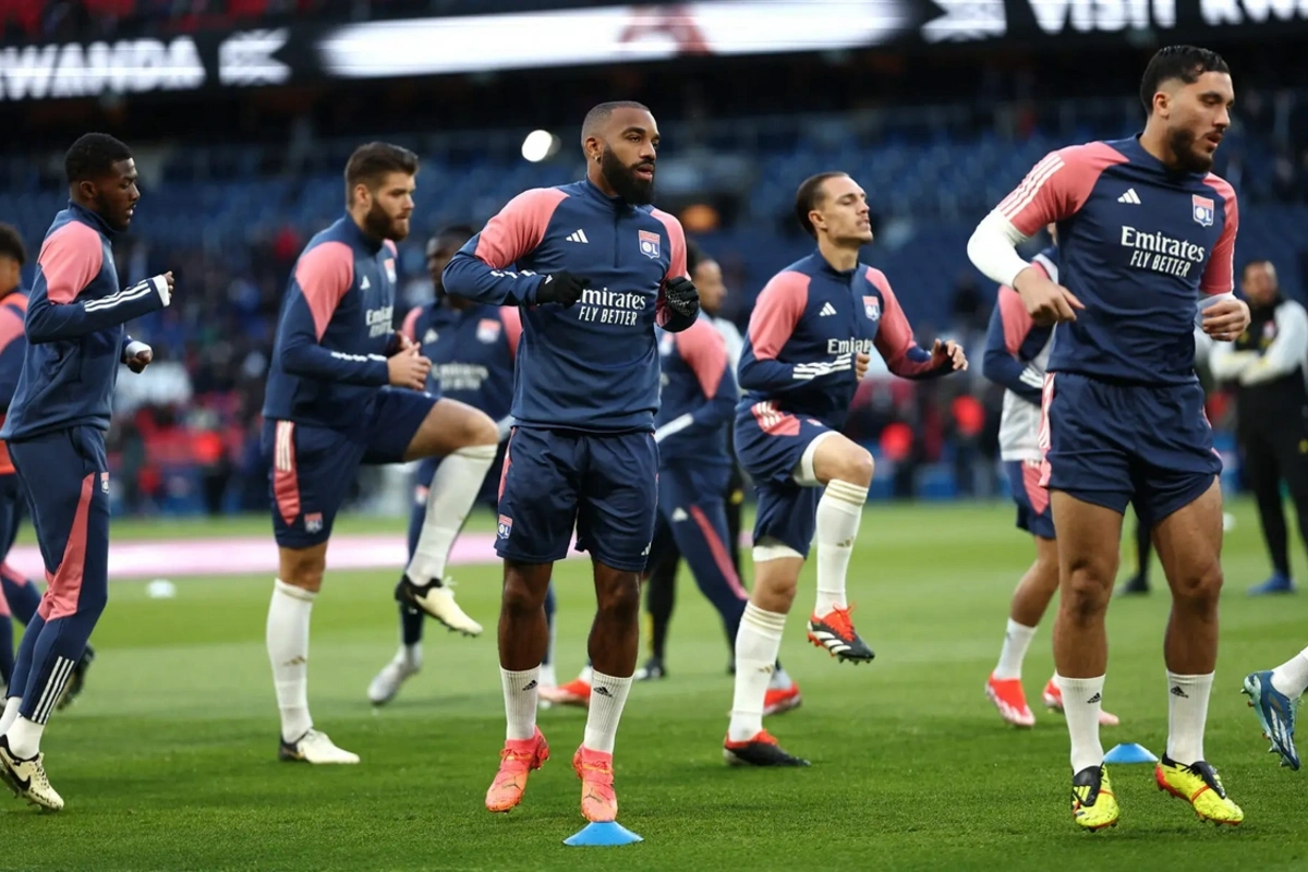 Lionun Qarabağla görüş üçün Bakıya gətirəcəyi futbolçular bəlli olub