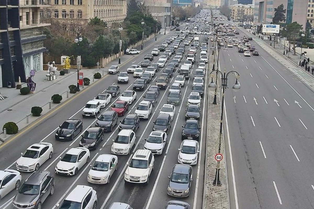 Bakının bu yollarında tıxac var