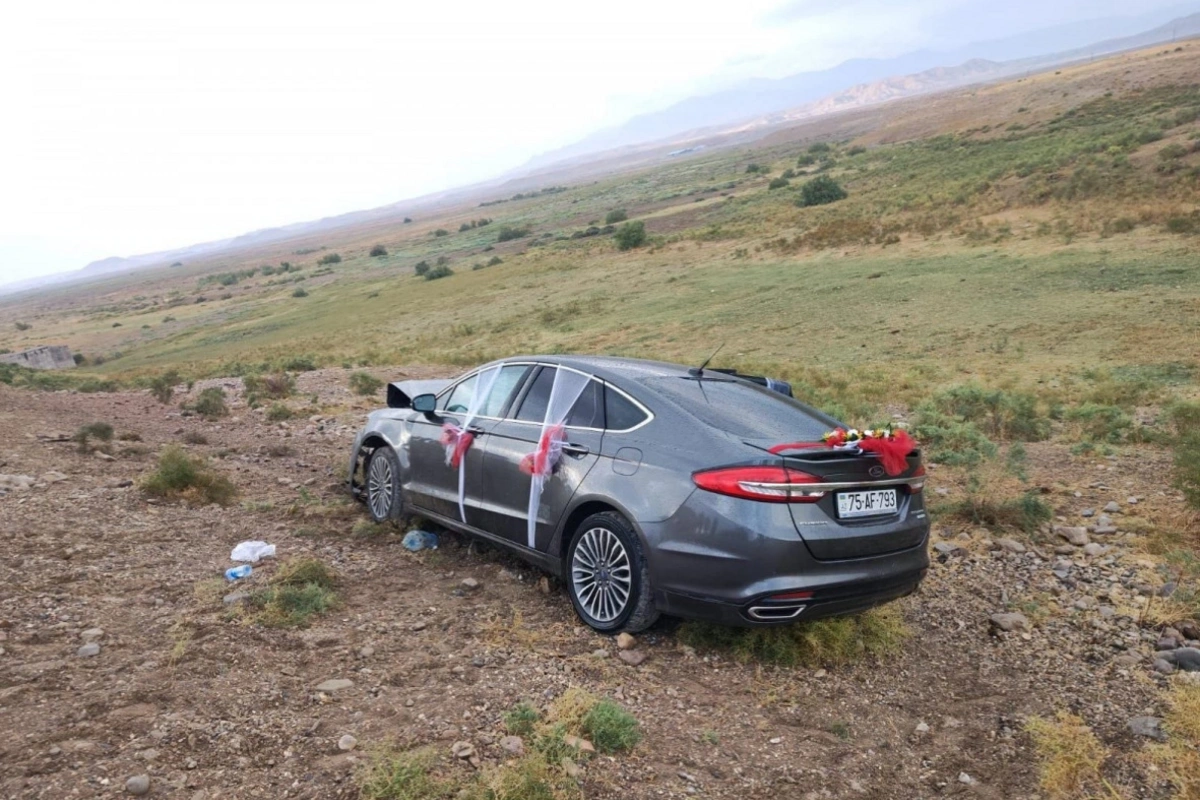 Naxçıvanda gəlin maşını qəzaya uğrayıb, ölən və xəsarət alanlar var