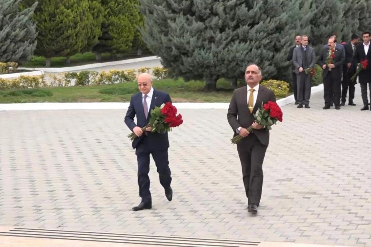 Kəmaləddin Heydərov pakistanlı həmkarı ilə FHN-in Akademiyasında olub